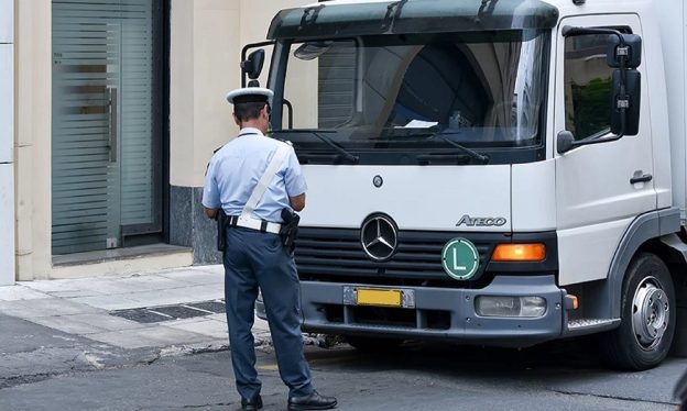 Εβρος: προσπάθησε να περάσει από τα σύνορα όπλα σε φορτηγό με ψάρια