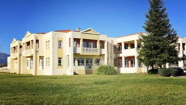 ΔΠΘ: γέμισαν οι σχολές της Θράκης – πανωλεθρία για Καβάλα και Δράμα