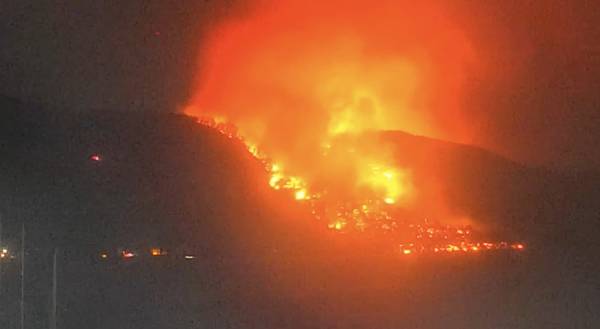 Σε ύφεση η φωτιά στη Θάσο μετά την ολονύχτια μάχη Σε ύφεση η φωτιά στη Θάσο μετά την ολονύχτια μάχη
