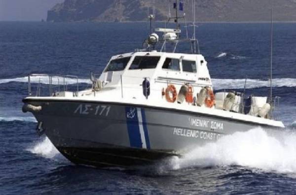 Σαμοθράκη: Σώθηκε η ζωή δίχρονου παιδιού από το πλωτό ασθενοφόρο Σαμοθράκη: Σώθηκε η ζωή δίχρονου παιδιού από το πλωτό ασθενοφόρο