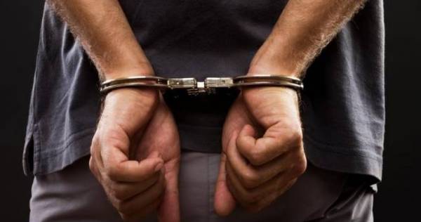 Συνελήφθη στην Αλεξανδρούπολη – διακινούσε ναρκωτικά στη Σαμοθράκη Συνελήφθη στην Αλεξανδρούπολη – διακινούσε ναρκωτικά στη Σαμοθράκη