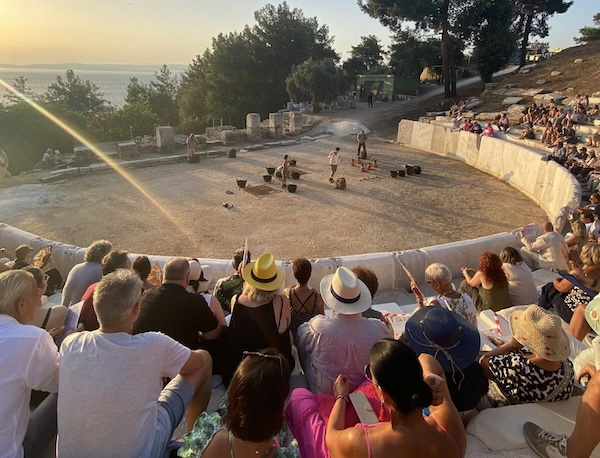 Αρχαίο θέατρο Θάσου: μαγική στιγμή η επαναλειτουργία του μετά από 13 χρόνια Αρχαίο θέατρο Θάσου: μαγική στιγμή η επαναλειτουργία του μετά από 13 χρόνια