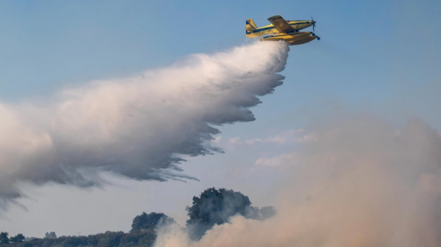 Φωτιά στη Μελίταινα Ροδόπης – Επιχειρούν 2 αεροσκάφη και 1 ελικόπτερο