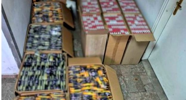 Ξάνθη: σύλληψη άνδρα και κατάσχεση 6.000 πακέτων λαθραίων τσιγάρων και 105 κιλών λαθραίου καπνού Ξάνθη: σύλληψη άνδρα και κατάσχεση 6.000 πακέτων λαθραίων τσιγάρων και 105 κιλών λαθραίου καπνού