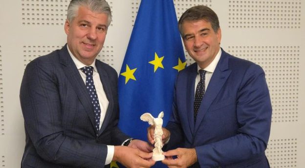 Συνάντηση Χ. Τοψίδη με τον επίτροπο Περιφερειακής Πολιτικής της Ε.Ε. για την ανάπτυξη της ΠΑΜΘ Συνάντηση Χ. Τοψίδη με τον επίτροπο Περιφερειακής Πολιτικής της Ε.Ε. για την ανάπτυξη της ΠΑΜΘ