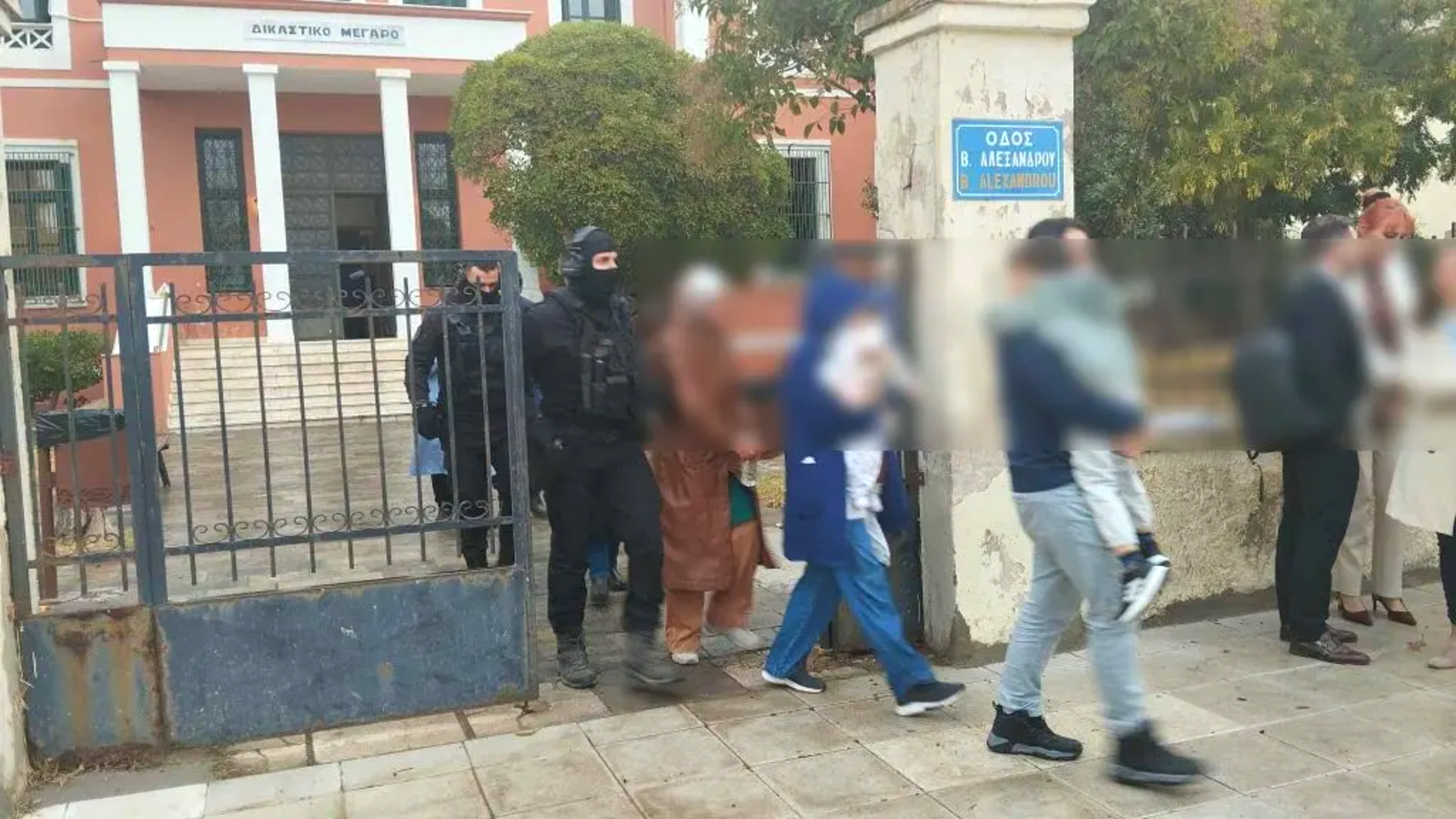 Αλεξανδρούπολη: προφυλακίζονται οι έξι Τούρκοι που κατηγορούνται για εισαγωγή και μεταφορά όπλων