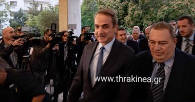 Η χειραψία Μητσοτάκη & Καραμανλή στην παρουσίαση του βιβλίου του Ε. Στυλιανίδη και η απουσία του Αντώνη Σαμαρά