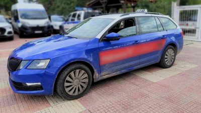 Έπιασαν διακινητή μεταναστών στην Ροδόπη που είχε κλέψει ταξί από τη Θεσσαλονίκη για να κάνει… τη “δουλειά” του