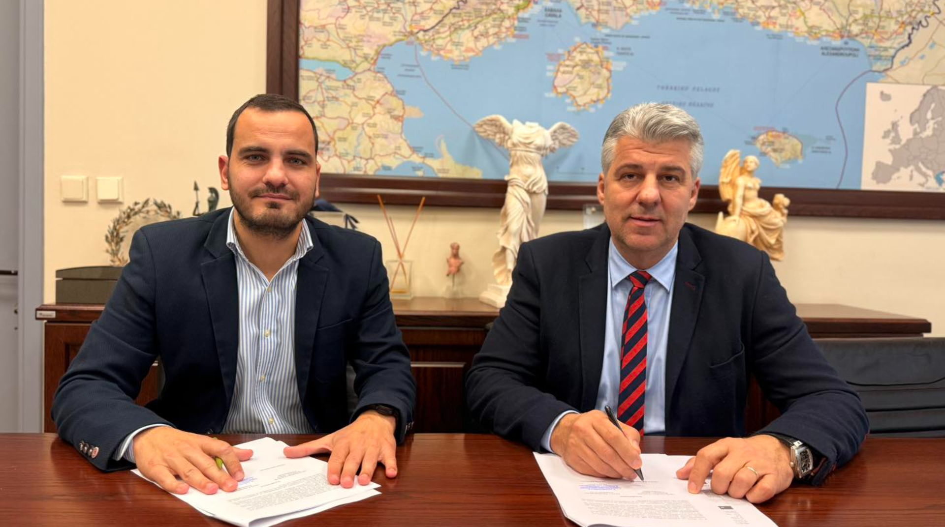 Υπογραφή προγραμματικής σύμβασης για την καταγραφή της ακίνητης περιουσίας της Περιφέρειας ΑΜΘ Υπογραφή προγραμματικής σύμβασης για την καταγραφή της ακίνητης περιουσίας της Περιφέρειας ΑΜΘ