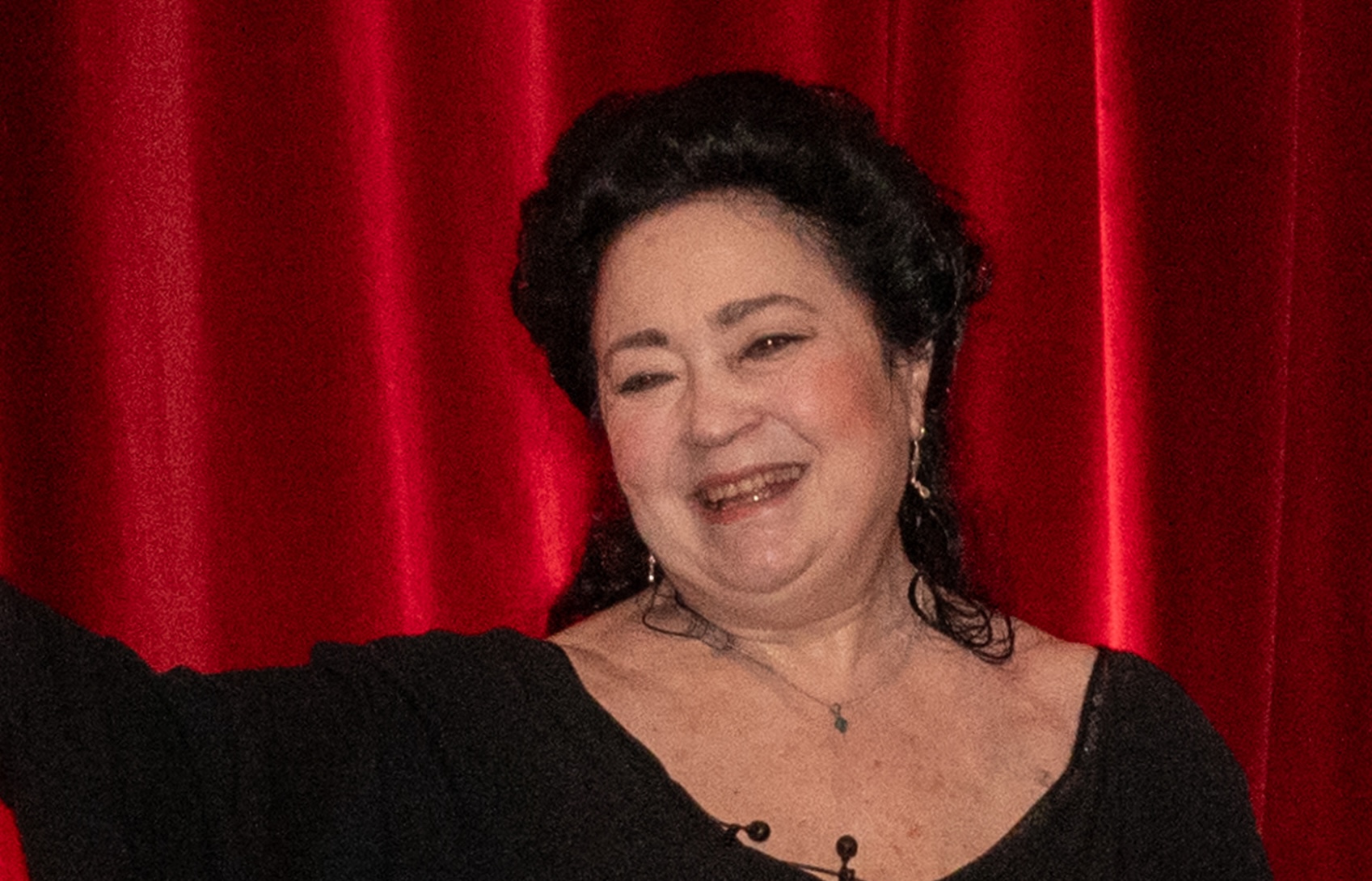 Δημοτικό Θέατρο Σουφλίου: θεατρικός μουσικός μονόλογος «Δύο γυμνά άσπρα χέρια» με τη Μελίνα Μποτέλη Δημοτικό Θέατρο Σουφλίου: θεατρικός μουσικός μονόλογος «Δύο γυμνά άσπρα χέρια» με τη Μελίνα Μποτέλη