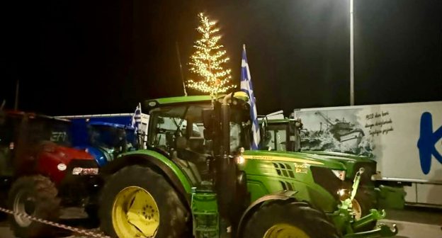 Βασίλης Μαυρίδης: «θέλουν να στολίσουν στο σπίτι τους, όχι στους δρόμους…» Βασίλης Μαυρίδης: «θέλουν να στολίσουν στο σπίτι τους, όχι στους δρόμους…»