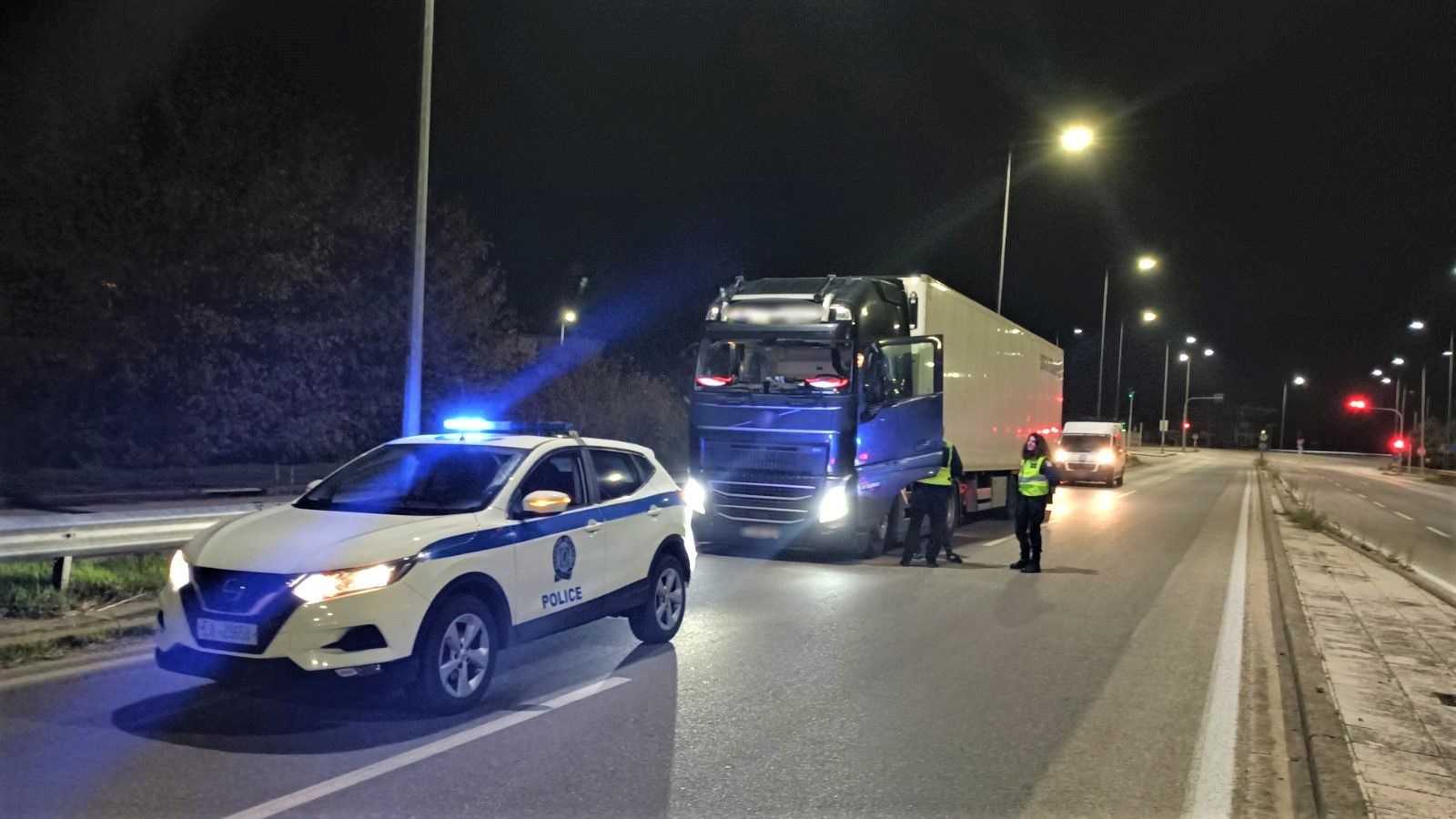 Τροχαία Ορεστιάδας: έλεγχοι στα φορτηγά για την τήρηση των διατάξεων για τους ταχογράφους