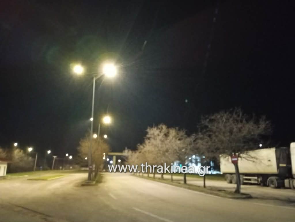 Ξεκίνησε να χιονίζει στο Τρίγωνο