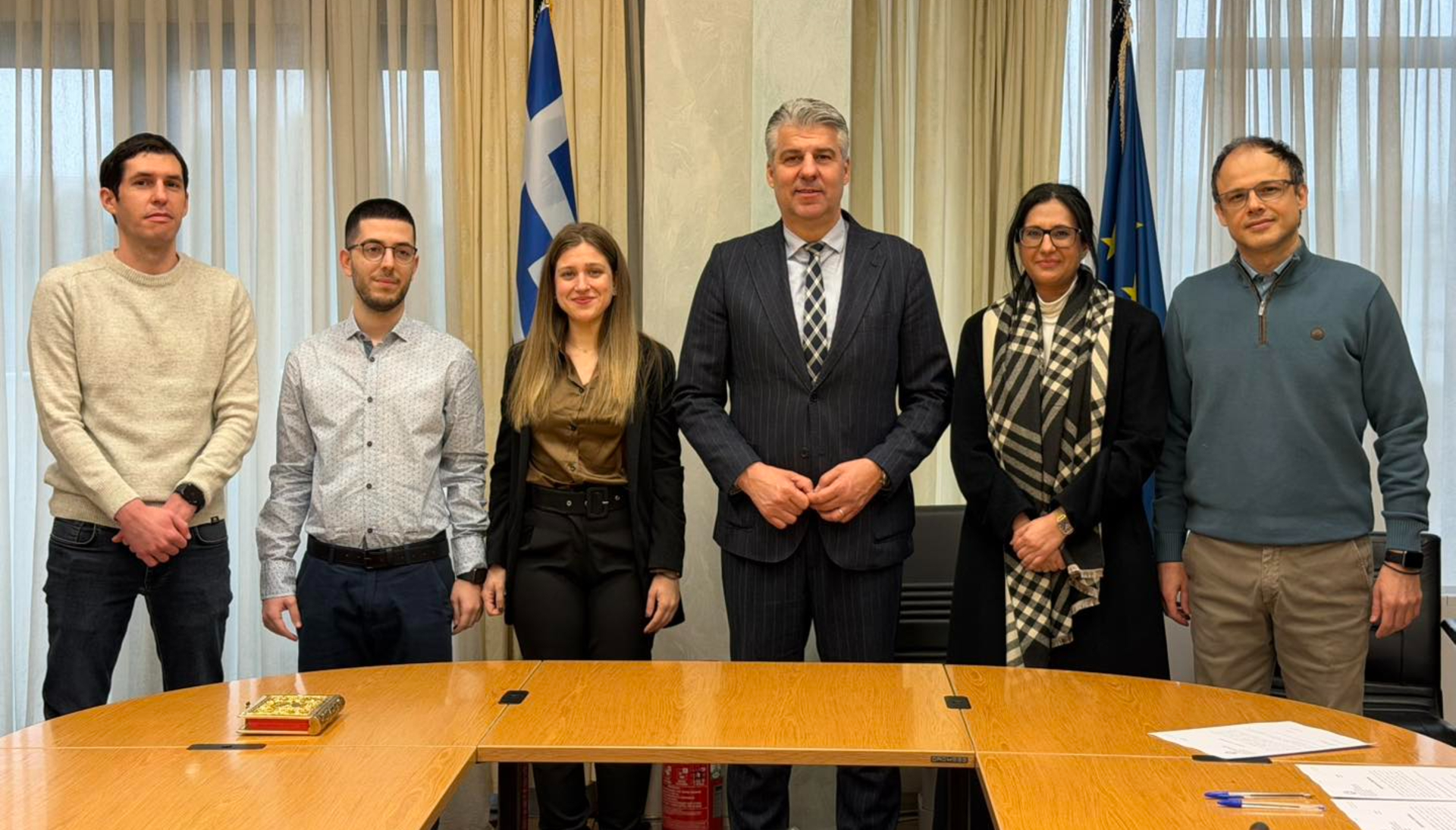 Ορκωμοσία νέων μόνιμων υπαλλήλων που εντάσσονται στο ανθρώπινο δυναμικό της περιφέρειας ΑΜΘ Ορκωμοσία νέων μόνιμων υπαλλήλων που εντάσσονται στο ανθρώπινο δυναμικό της περιφέρειας ΑΜΘ