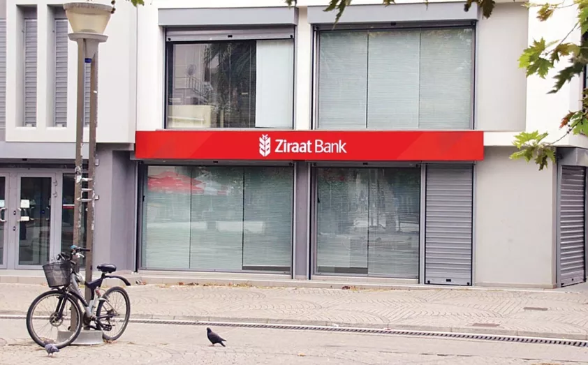 Ακίνητα στην Αλεξανδρούπολη υποθηκευμένα στην τουρκική τράπεζα Ziraat – Η κυβέρνηση υπόσχεται «φρένο» σε «σκιώδεις» αγορές ακινήτων στη Θράκη