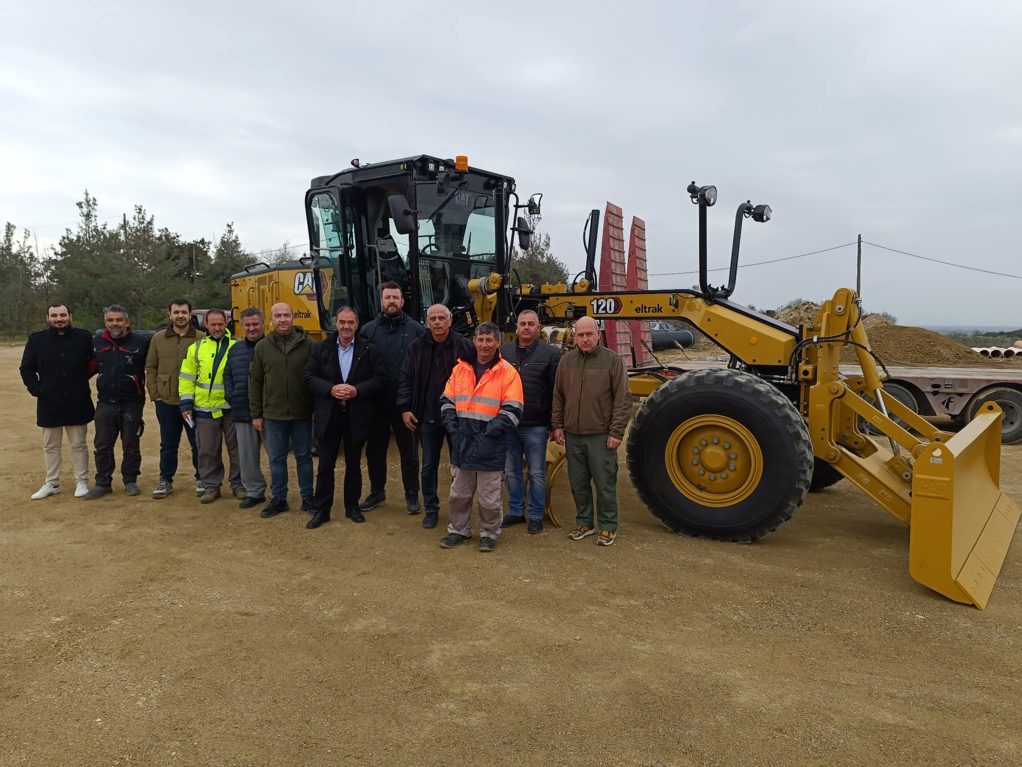 Nέο χωματουργικό μηχάνημα προμηθεύτηκε ο Δήμος Μαρωνείας – Σαπών