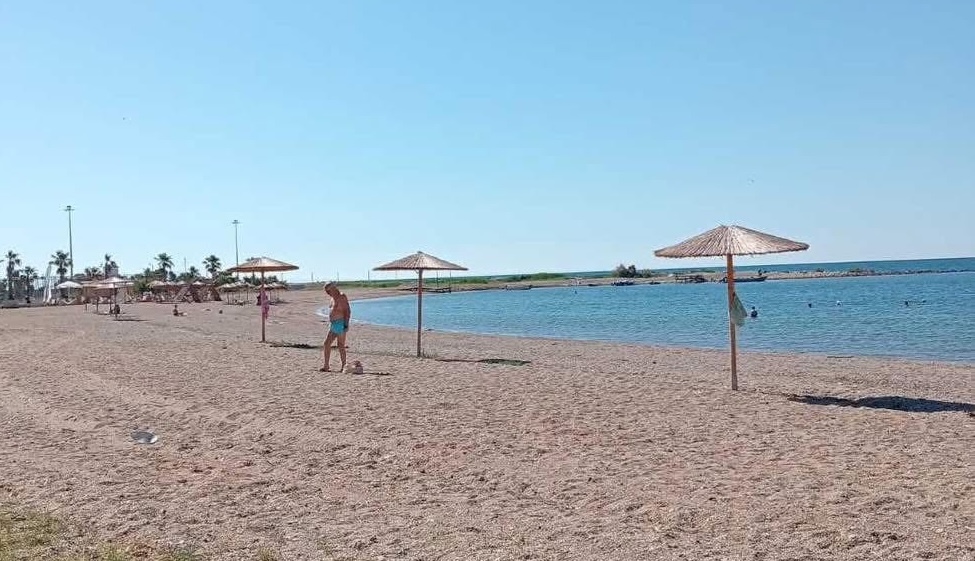 Επέστρεψαν οι ομπρέλες στην παραλία κάτω από τον Φάρο της Αλεξανδρούπολης Επέστρεψαν οι ομπρέλες στην παραλία κάτω από τον Φάρο της Αλεξανδρούπολης