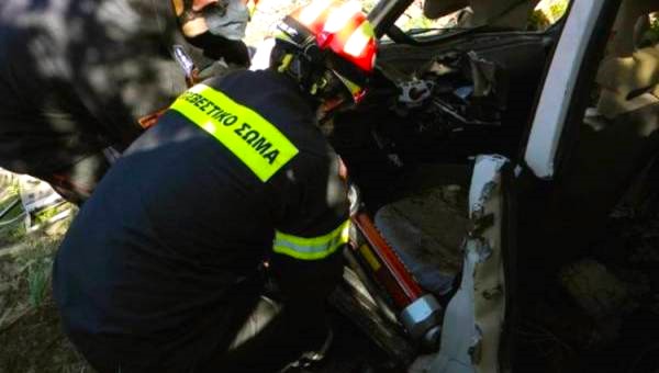 Απεγκλωβισμός τραυματία από όχημα μετά από τροχαίο στην Ξάνθη Απεγκλωβισμός τραυματία από όχημα μετά από τροχαίο στην Ξάνθη